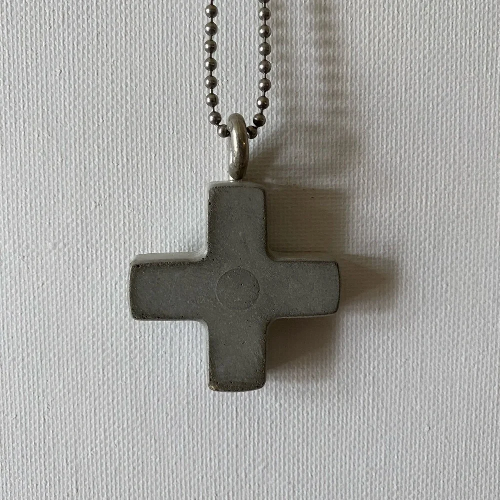 New Art Handcrafted concrete and stainless steel cross necklace. Minimalist - Picture 5 of 5